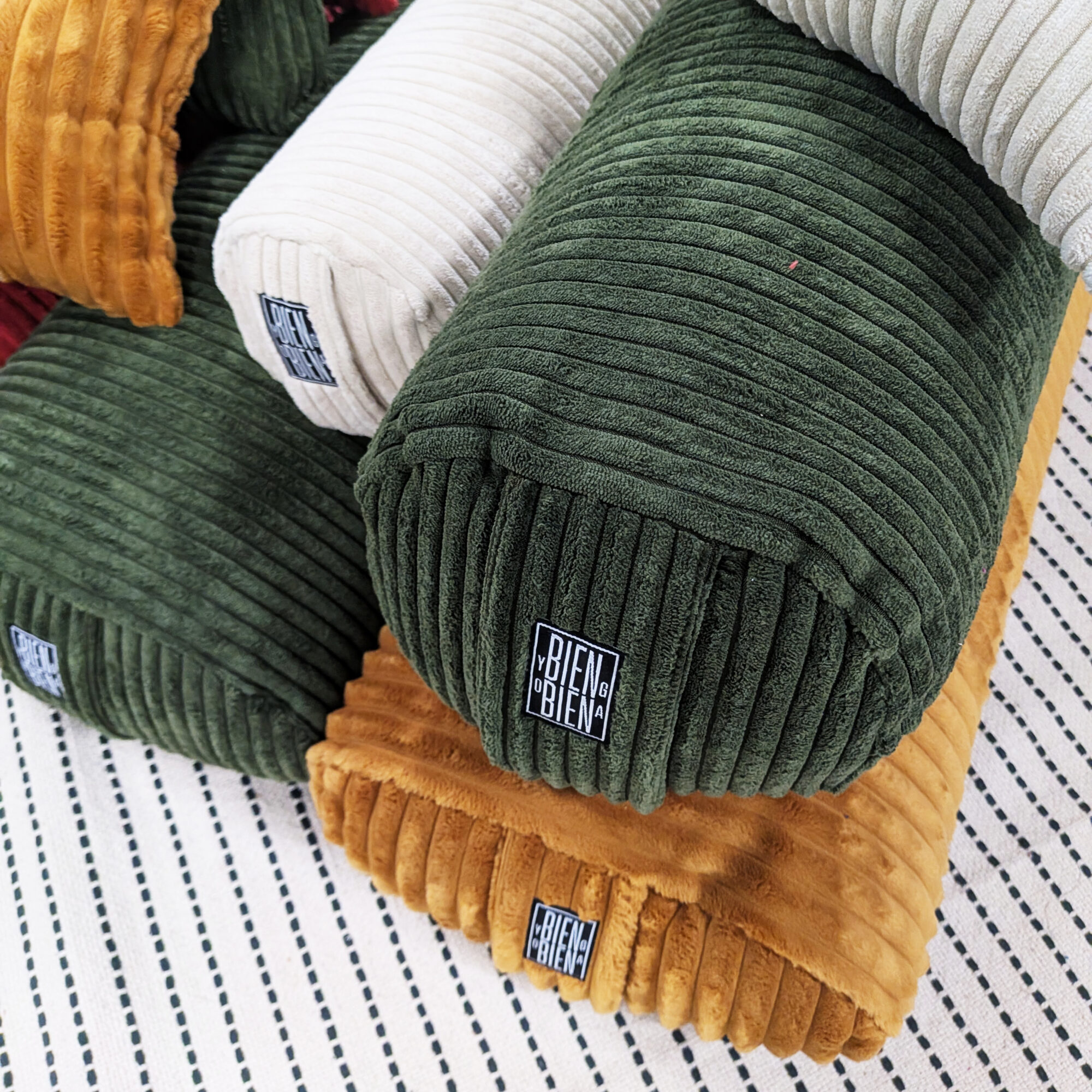 BOLSTER OVALE <br> VELVET VERT