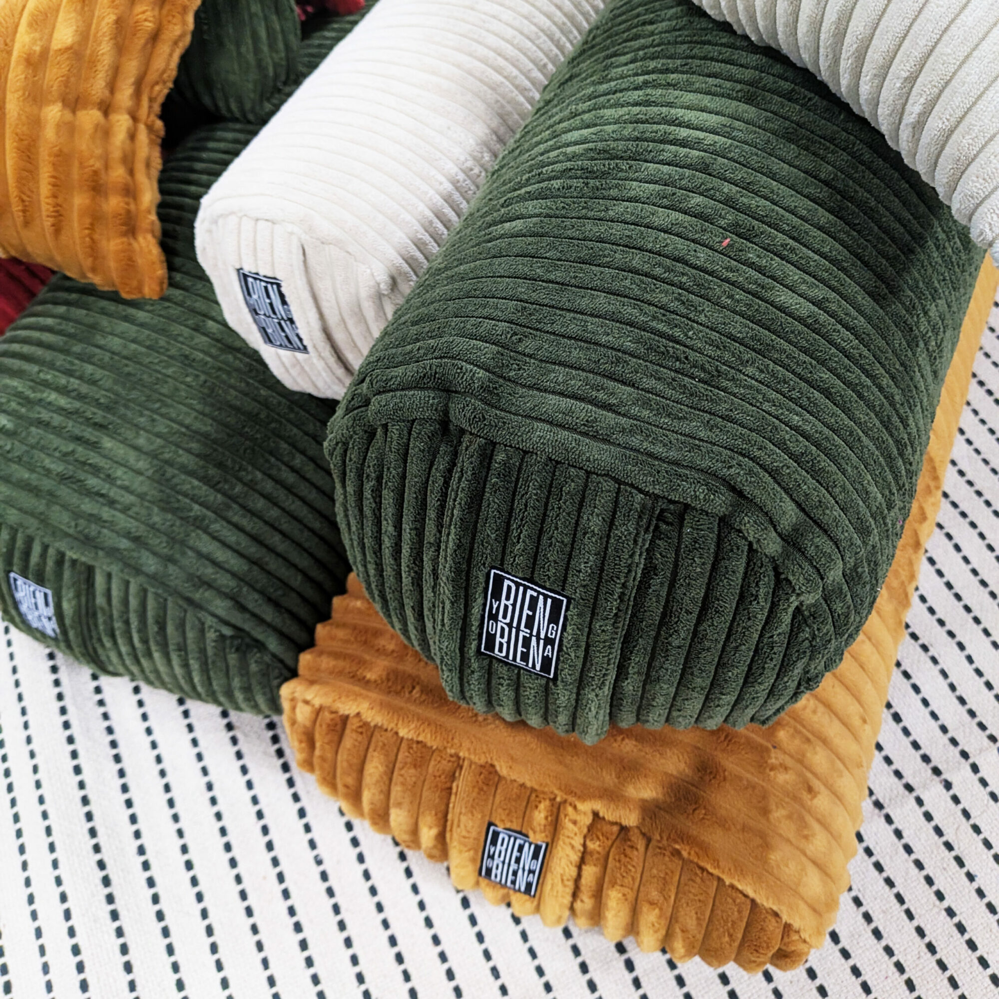 BOLSTER OVALE <br> VELVET VERT