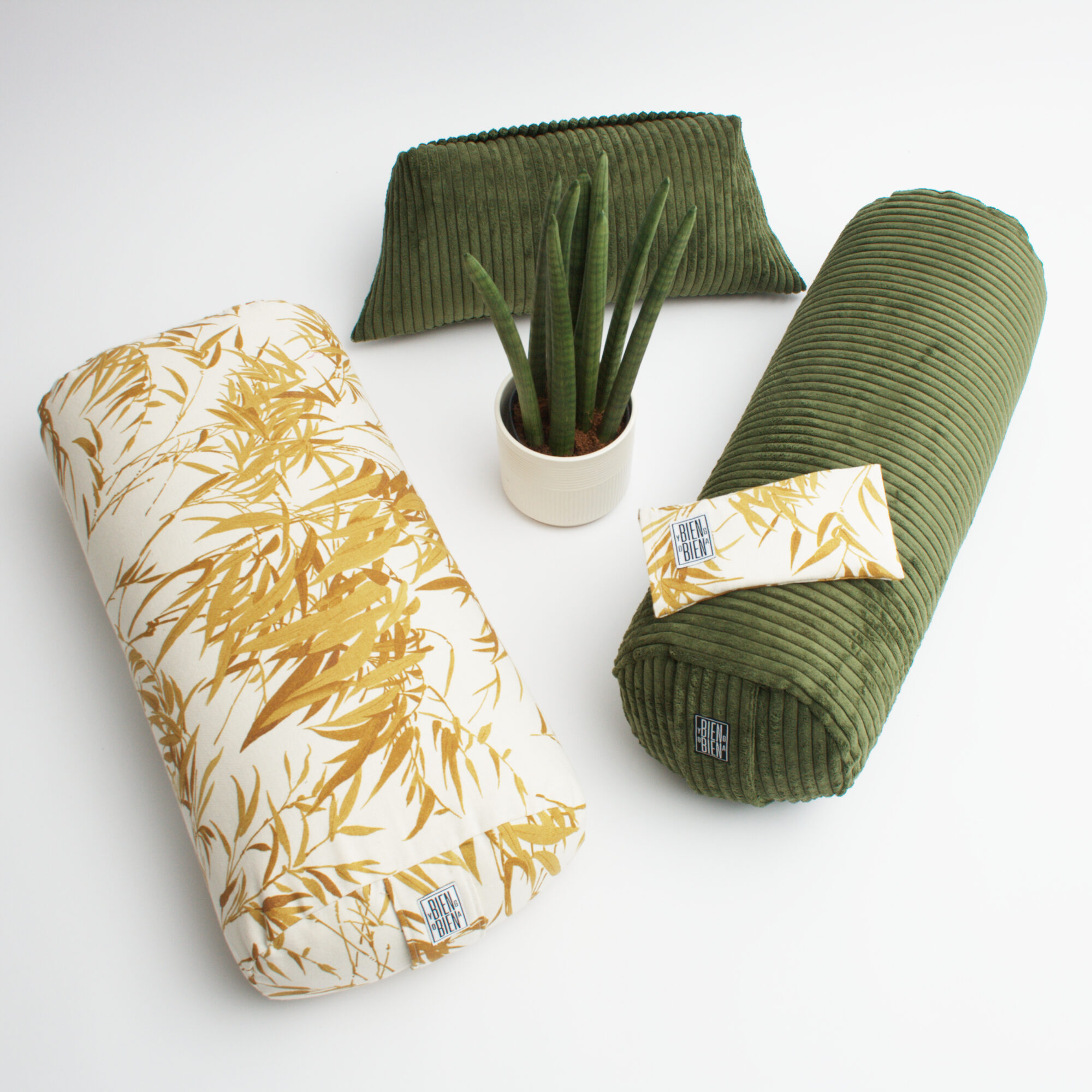 BOLSTER <br> VELVET VERT