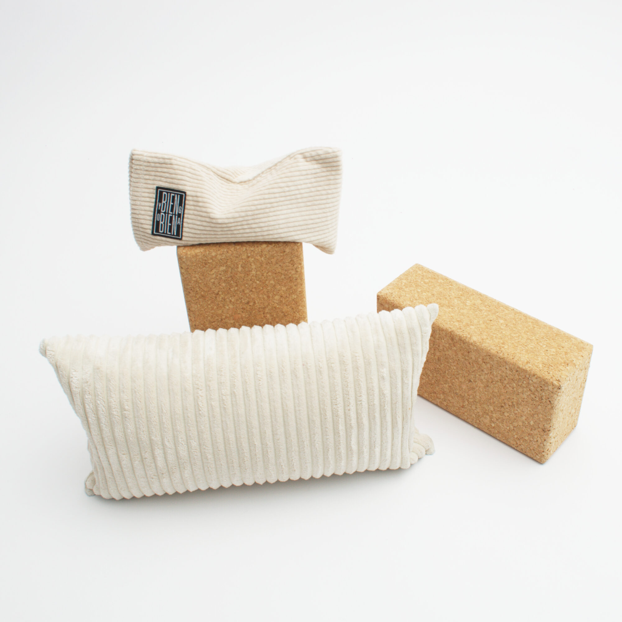 COUSSIN VOYAGE <br> VELVET ECRU