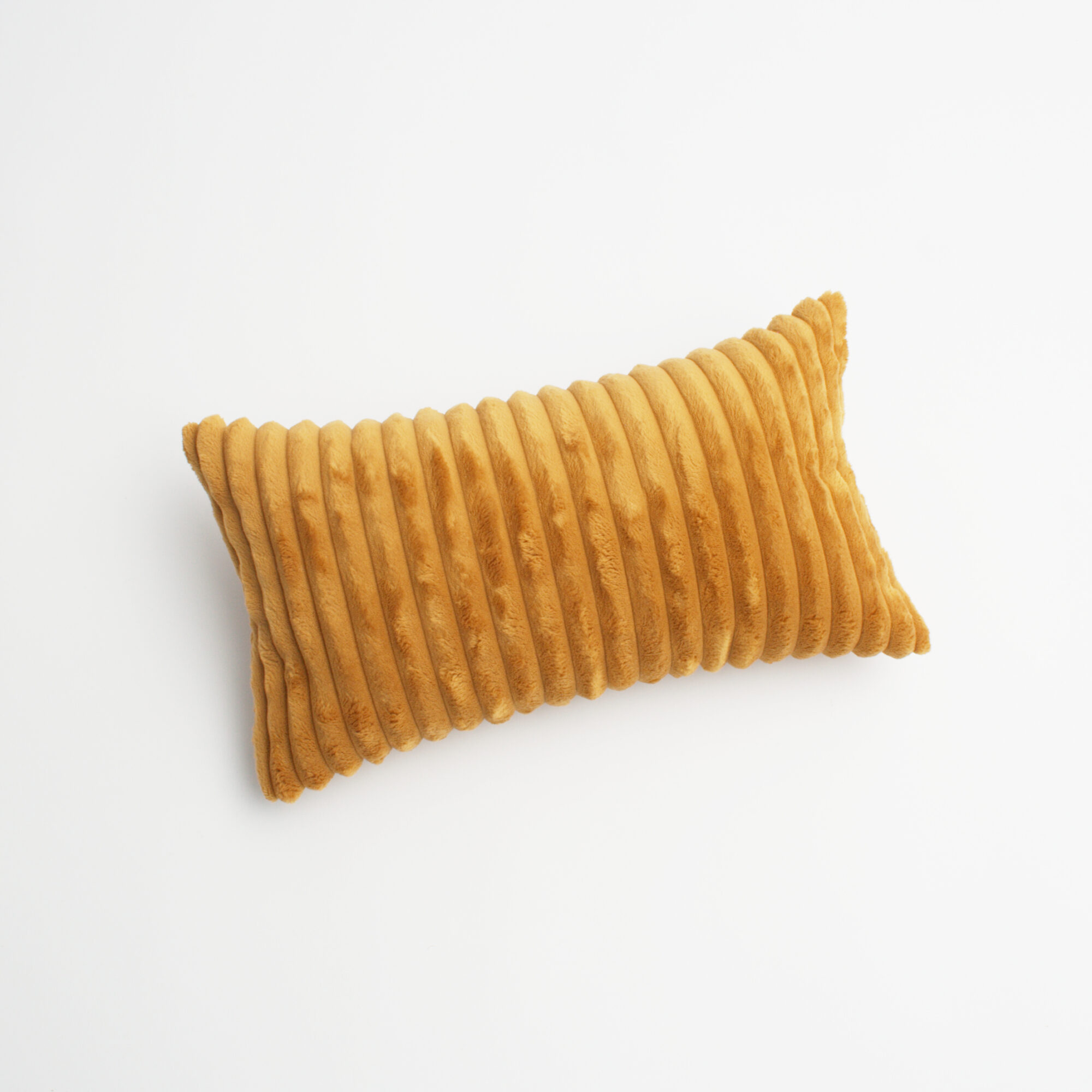 COUSSIN VOYAGE <br> VELVET NUTS