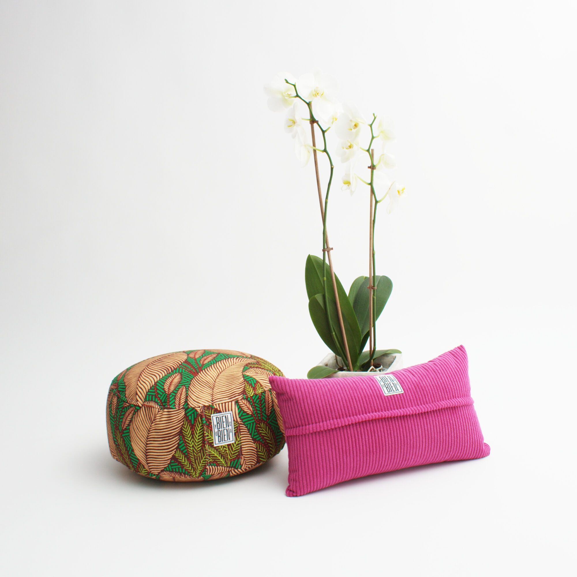 COUSSIN VOYAGE <br> VELVET FUCSHIA